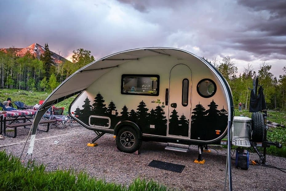 10 Best Small Campers With Bathrooms Getaway Couple Vrogue